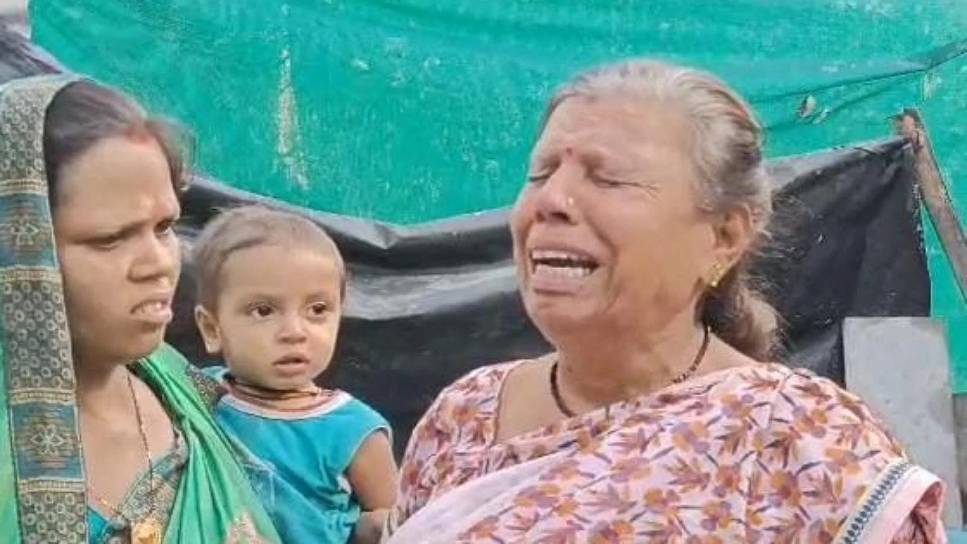 Read more about the article <span class='red'>Ujjain Rape Case:</span> 12 साल की बच्ची से दरिंदगी करने के आरोपी के मकान पर चला बुलडोजर, निगम ने मकान किया ध्वस्त