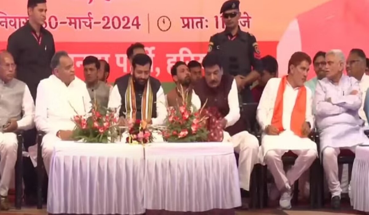 You are currently viewing CM Nayab Saini reached Hansi: मुख्यमंत्री बनने के बाद पहली यात्रा, चुनावी रैली को संबोधित करेंगे