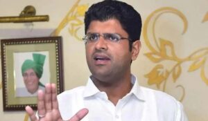 Haryana: पूर्व उप मुख्यमंत्री Dushyant Chautala के खिलाफ किसानों ने नरनौंद में विरोध प्रदर्शन किया