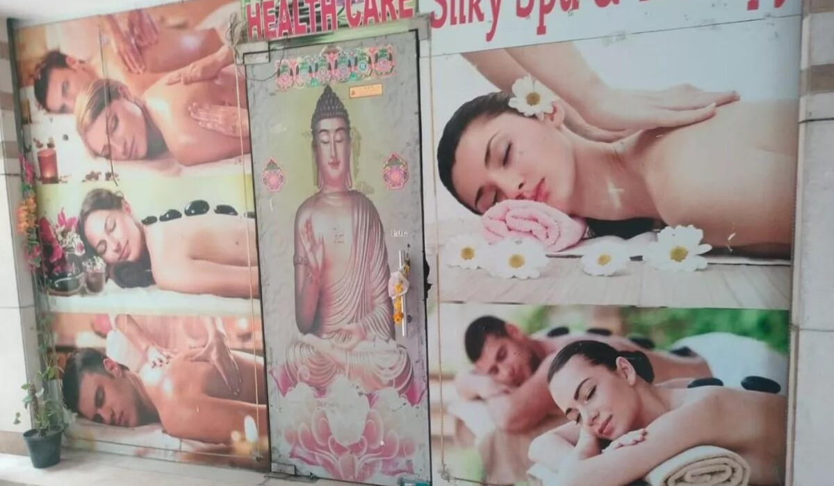 Read more about the article Gurugram में पांच स्पा केंद्रों पर छापा, देह व्यापार उजागर; 22 लड़के और लड़कियों को पकड़ा गया