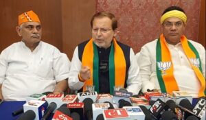 Lok Sabha Elections: रोहतक से BJP के सांसद ने आरोप लगाया, कहा- Congress बिगाड़कर जीतना चाहती है; फोटो दिखाकर दावा किया