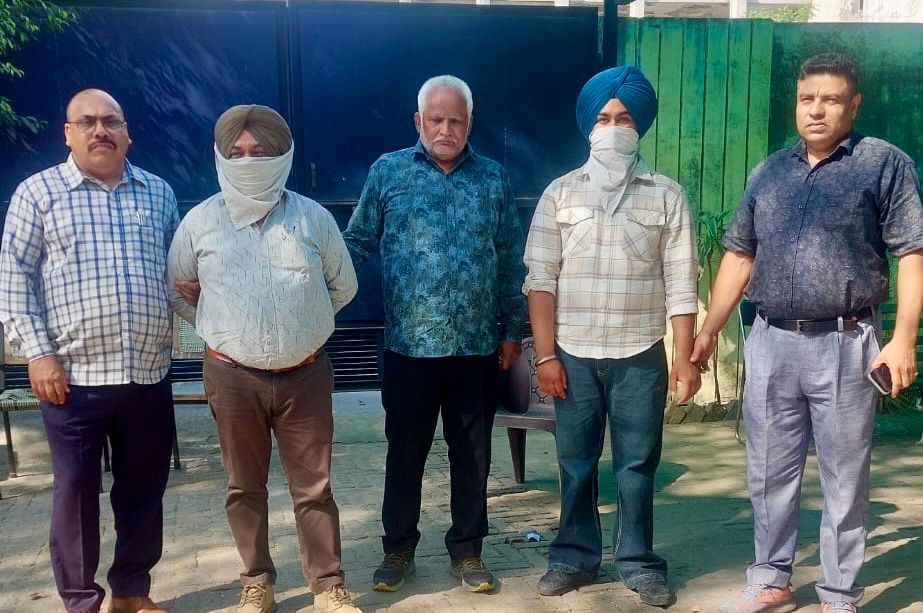 Read more about the article Punjab भ्रष्टाचार नियंत्रण: राजस्व Patwari Sukhwinder Singh Sodhi और उसके सहयोगी को Rs 3,500 की रिश्वत मांगते पकड़ा गया