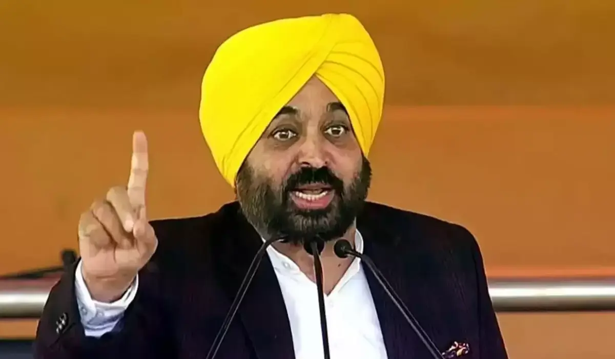 Read more about the article Punjab: मुख्यमंत्री Bhagwant Mann ने विपक्ष पर हमला किया, कहा- लोग उनके साथ हाथ मिलाने के बाद उंगलियाँ गिनते हैं…