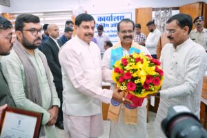 Read more about the article MP राज्यसभा सीट के लिए निर्विरोध चुने गए जॉर्ज कुरियन, CM यादव ने दी बधाई ; सिंधिया के इस्तीफे के बाद से ही खाली थी सीट