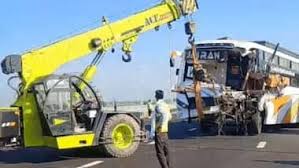 कोटा में दर्दनाक हादसा: महाकुंभ से लौट रहे श्रद्धालुओं की बस ट्रक से टकराई, पति-पत्नी समेत 3 की मौत; घायलों का इलाज जारी