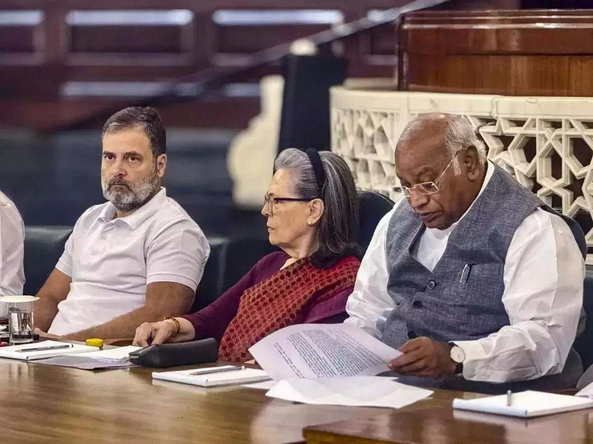 Read more about the article अहमदाबाद में कांग्रेस का राष्ट्रीय अधिवेशन शुरू, मप्र से 70 से ज्यादा नेता शामिल, ‘न्यायपथ’ पर होगा भविष्य का रोडमैप तय