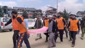 Read more about the article कुलगाम में युवक की मौत पर विवाद: परिवार ने लगाए सुरक्षा बलों पर गंभीर आरोप, पुलिस ने जारी किया ड्रोन फुटेज; जांच की मांग तेज!