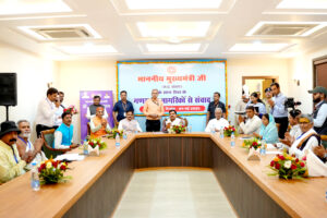 Read more about the article नागरिकों को नगर निगम की सेवाओं का घर बैठे मिलेगा लाभ: रीवा में मुख्यमंत्री डॉ. मोहन यादव ने किया माय रीवा सिटीजन ऐप का शुभारंभ, नवनिर्मित विश्राम गृह का भी किया लोकार्पण