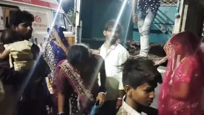 Read more about the article विदिशा के सिरोंज में दर्दनाक हादसा: बारात से लौट रहे पिकअप वाहन के पलटने से 4 की मौत, कई घायल; शादी की खुशियां मातम में बदलीं!