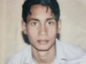 Read more about the article ऑपरेशन सिंदूर के अगले दिन शहीद हुए लांसनायक दिनेश, पत्नी 7 महीने की गर्भवती; 8 साल की बेटी को डॉक्टर बनाना था, तीसरे बच्चे के जन्म से पहले शहीद हुए दिनेश!