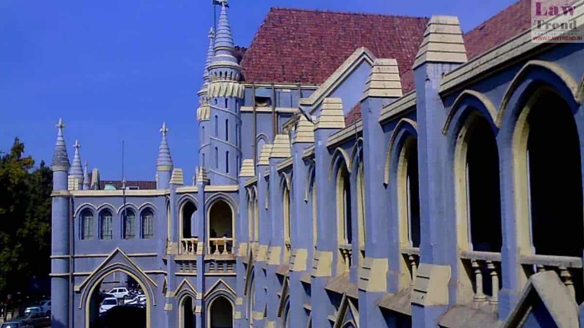 Read more about the article डॉ. अंबेडकर की प्रतिमा तोड़फोड़ मामला: हाईकोर्ट ने सिवनी कलेक्टर, एसपी और थाना प्रभारी को नोटिस भेजकर मांगा जवाब, पुलिस कार्रवाई पर गंभीर सवाल; अगली सुनवाई 7 मई को