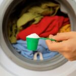वॉशिंग मशीन में कपड़े धोते समय न करें ये 15 गलतियां – वरना बर्बाद हो जाएंगे आपके पसंदीदा कपड़े!