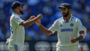 Read more about the article मैनचेस्टर टेस्ट में जसप्रीत बुमराह की धीमी गेंदबाज़ी से उठे संन्यास के सवाल, मोहम्मद कैफ की भविष्यवाणी ने मचाया क्रिकेट जगत में हड़कंप; कैफ बोले – शायद अब टेस्ट में न दिखें!