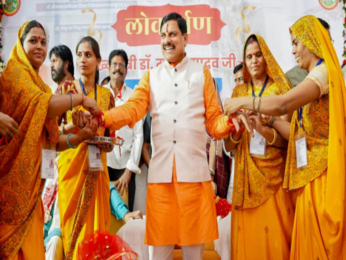 Read more about the article मध्यप्रदेश की लाड़ली बहनों के लिए मोहन सरकार का बड़ा कदम, रक्षाबंधन पर अतिरिक्त 250 रुपए की सौगात; जुलाई में दूसरी बार लेगी ₹4300 करोड़ का कर्ज!