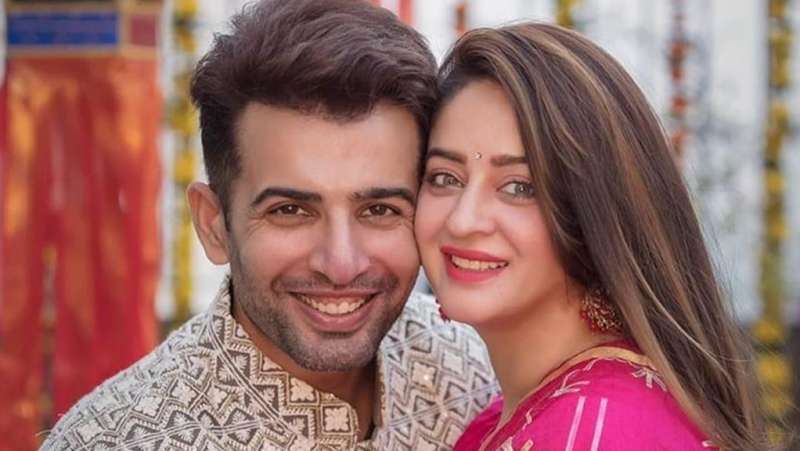 Read more about the article टीवी के पॉपुलर कपल जय भानुशाली और माही विज के रिश्ते पर उठे सवाल, माही ने तलाक की अफवाहों पर तोड़ी चुप्पी; बोलीं – मैं आपको क्यों बताऊं? क्या आप मेरे चाचा हैं?