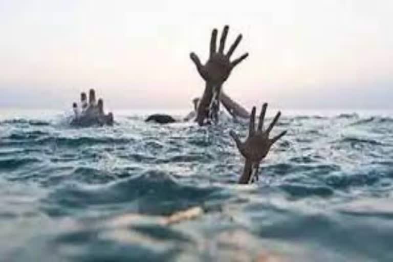 Read more about the article टीकमगढ़ में दर्दनाक हादसा: नहाने गए 3 मासूम बच्चों की तलैया में डूबने से मौत, गांव में पसरा मातम; पुलिस ने शव कब्जे में लेकर पंचनामा किया तैयार!