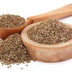 क्या आप भी अजवाइन को सिर्फ मसाले की तरह देखते हैं? तो हो जाइए सावधान, ये छोटी सी चीज आपकी सेहत की तस्वीर बदल सकती है!