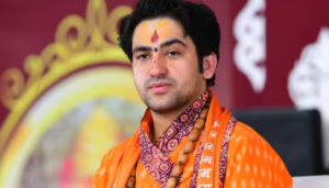 Read more about the article बागेश्वर बालाजी सनातन मठ में पं. धीरेंद्र शास्त्री की अपील: “सभी संत-महंतों को सनातन धर्म की रक्षा के लिए एकजुट होना चाहिए”