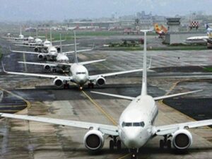 Read more about the article मध्यप्रदेश में विमानन विस्तार की बड़ी पहल : 11 जिलों में हवाई पट्टियों का होगा विस्तार, 28 जिलों में बनेगी नई एयरस्ट्रिप; 5 बड़े शहरों में हेलीपैड तैयार!