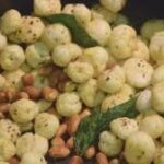 वजन घटाने और हृदय स्वास्थ्य के लिए मखाना-मूंगफली है लाभकारी