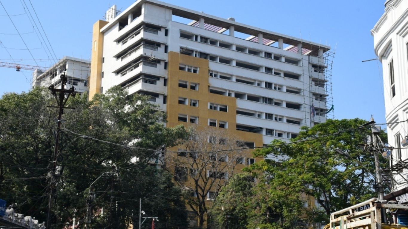 Bhopal: भोपाल में MBBS छात्रा की मौत पर डीन का बड़ा खुलासा, बोलीं- आत्महत्या से पहले सुसाइड नोट परिवार को मैसेज किया