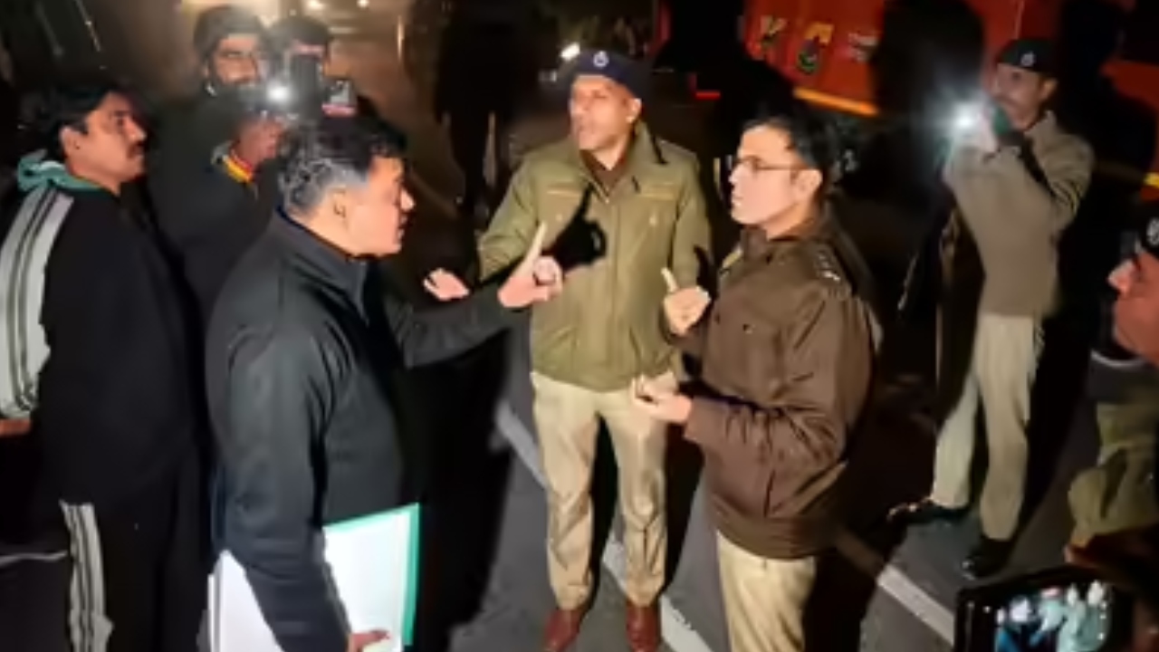 दिल्ली पुलिस Vs हिमाचल पुलिस: यूथ कांग्रेस के शर्टलेस प्रोटेस्ट पर क्यों हुआ टकराव? कोर्ट तक गया मामला