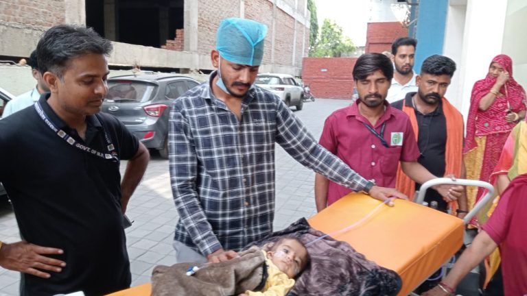 सीएम डॉ. मोहन यादव के निर्देश पर 5 माह के मासूम को एयर एम्बुलेंस से भेजा गया बेंगलुरु, आयुष्मान योजना से होगा मुफ्त इलाज