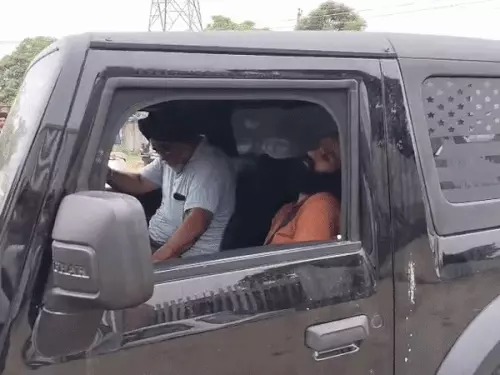 अमृतसर में थार के अंदर मिली युवक की लाश: ड्राइविंग सीट पर सीट बेल्ट लगाए मिला शव, शराब की बोतल और मोबाइल बरामद