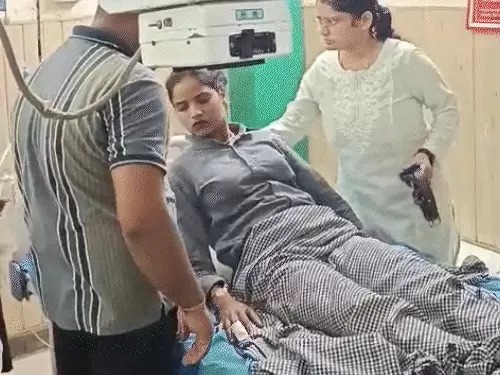 वाराणसी एयरपोर्ट पर पिस्टल की जांच के दौरान चली गोली, दो कर्मचारी घायल