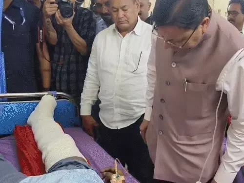 You are currently viewing चमोली टनल हादसा: 7 मजदूरों की मौत, 3 अब भी अंदर फंसे; CM धामी ने लिया रेस्क्यू का जायजा