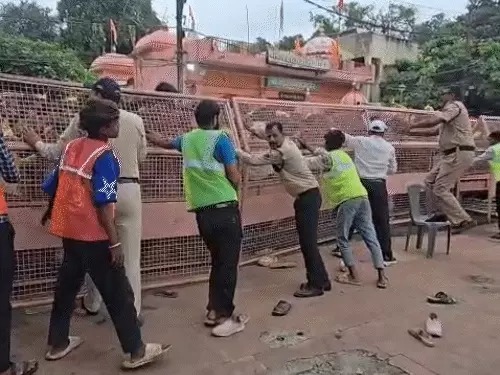 उज्जैन में नागचंद्रेश्वर मंदिर के बाहर भारी भीड़ से अफरा-तफरी, 13 श्रद्धालु घायल