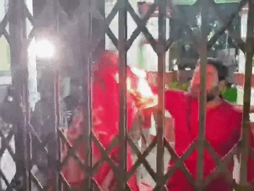 जादवपुर यूनिवर्सिटी में ABVP-लेफ्ट छात्रों में हिंसक झड़प, कई घायल; दोनों पक्षों ने लगाए गंभीर आरोप